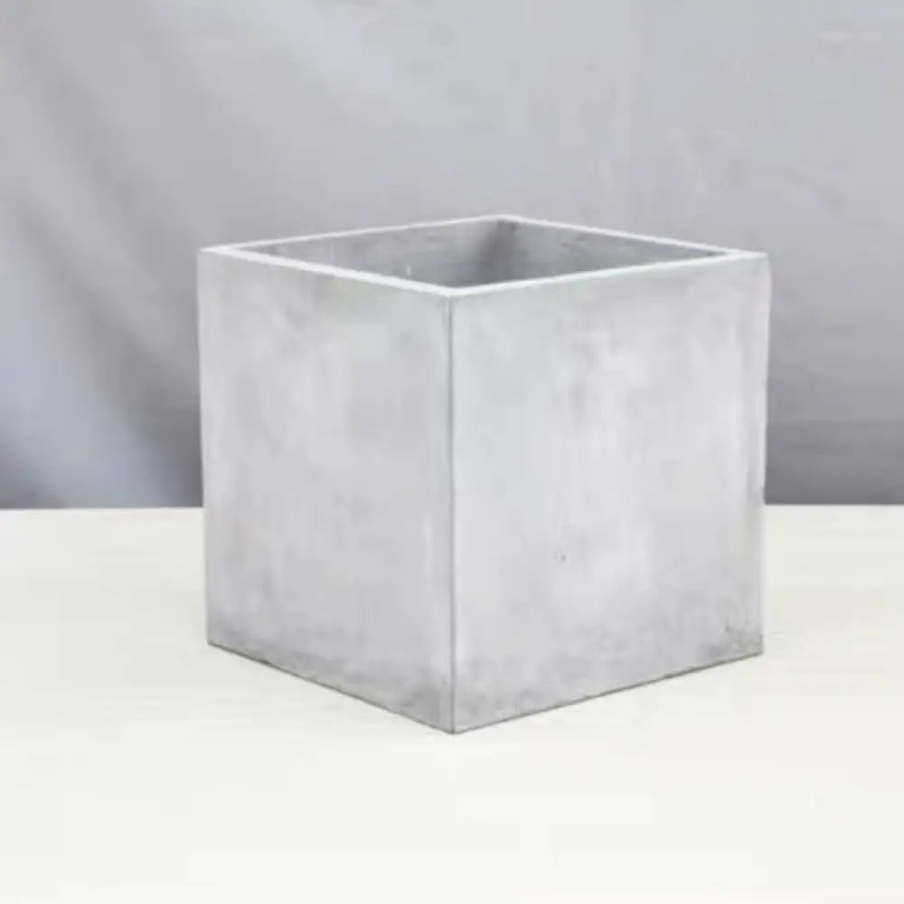 Grand pot de fleur carré