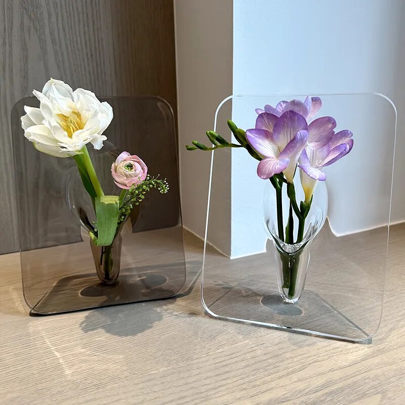 Vase acrylique transparent