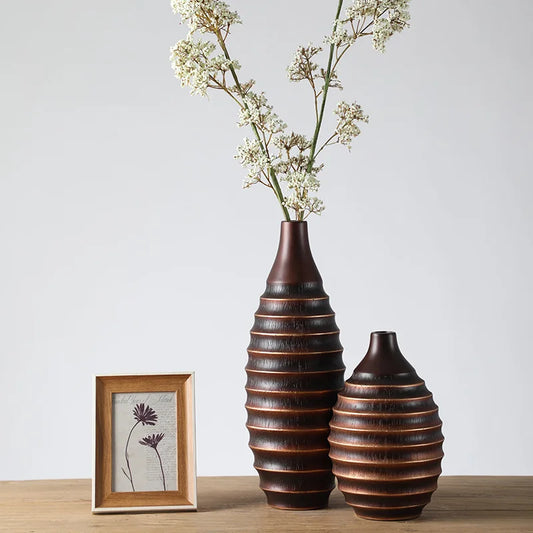 Vase en bois artisanal