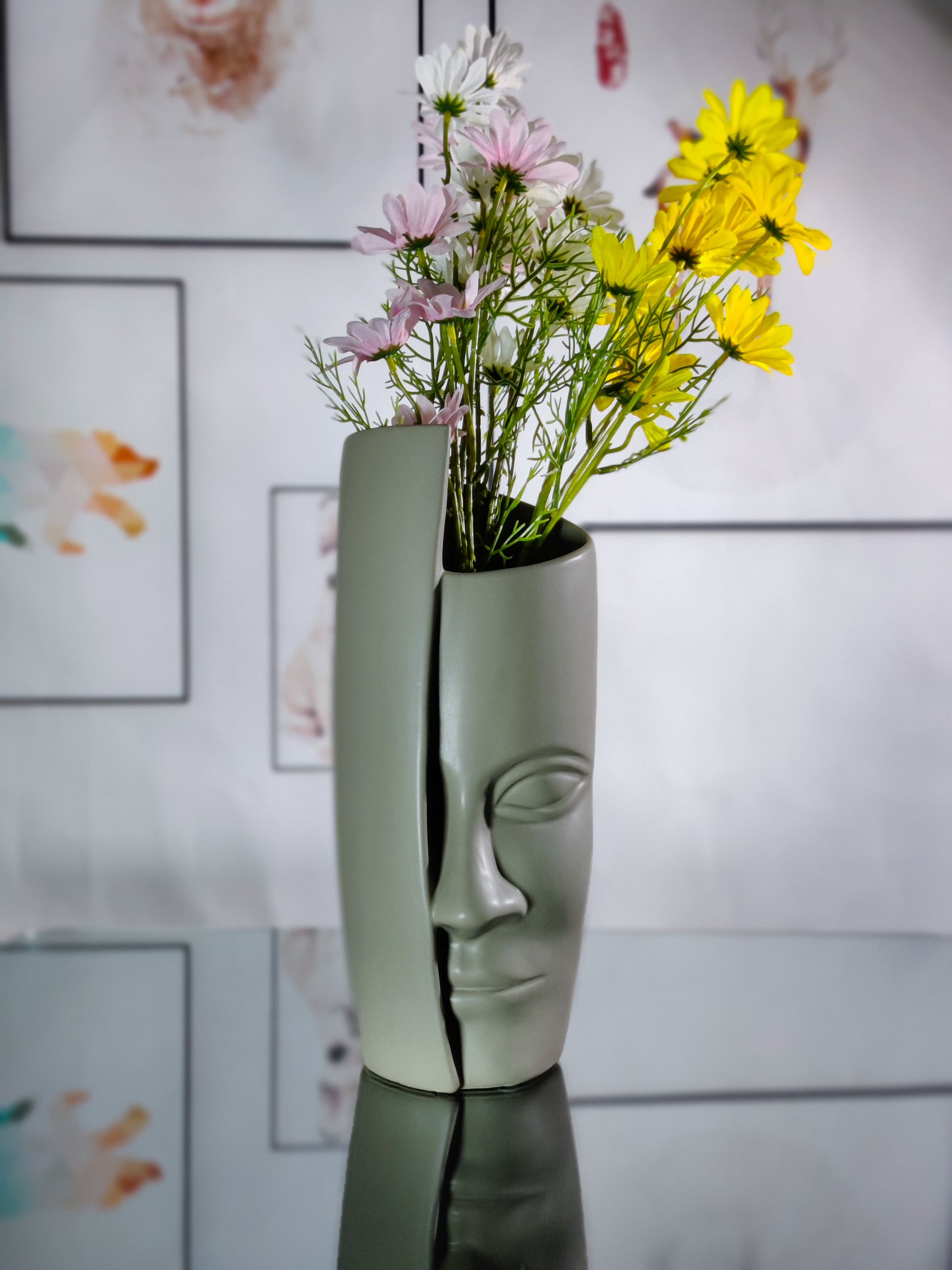 Vase avec visage