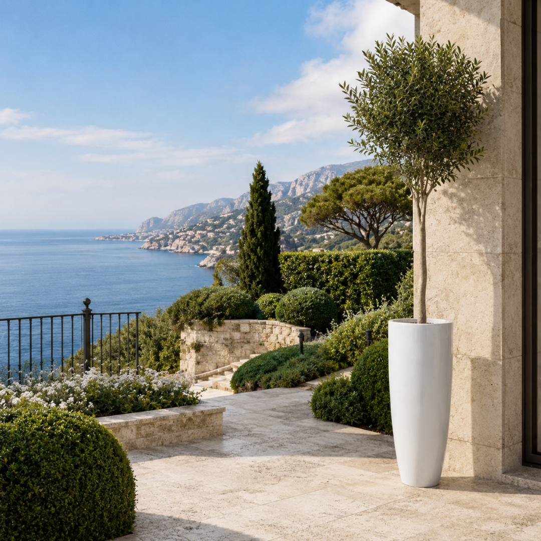 Grand vase blanc exterieur
