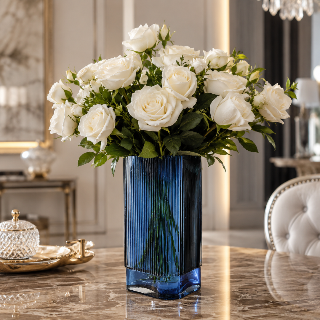 Grand vase bleu marine