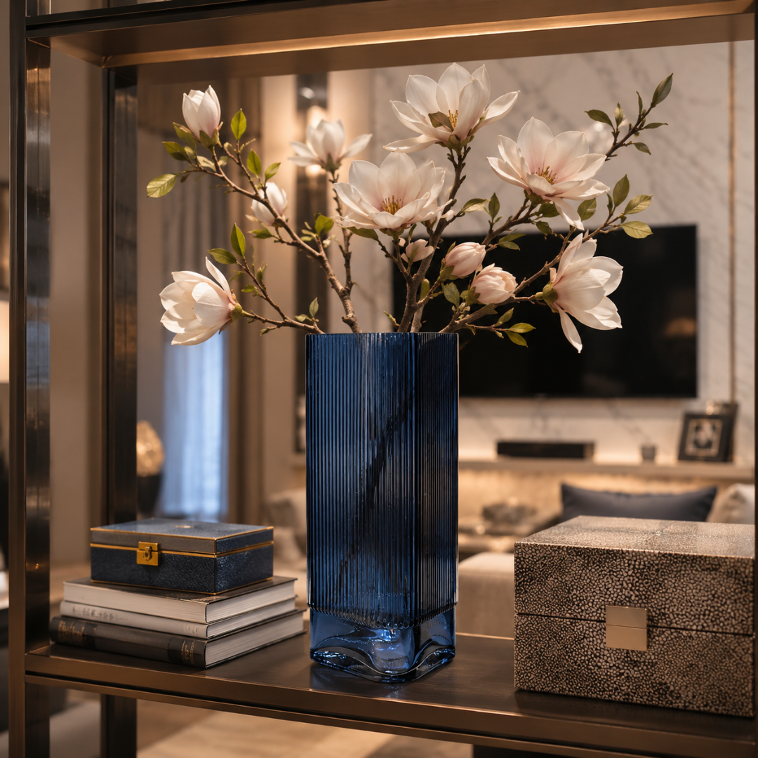 Grand vase bleu marine