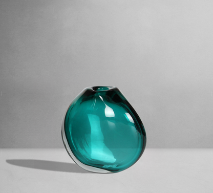 Vase en verre vert