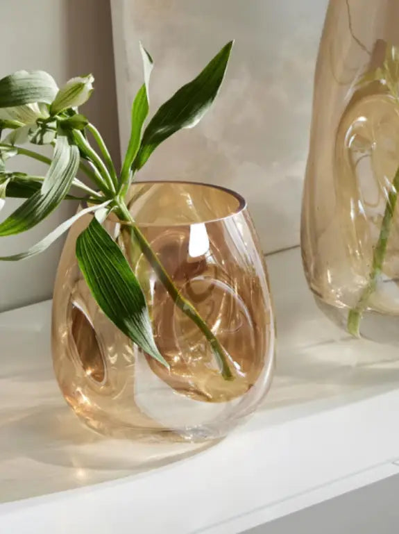 Comment nettoyer un vase en cristal devenu opaque ?