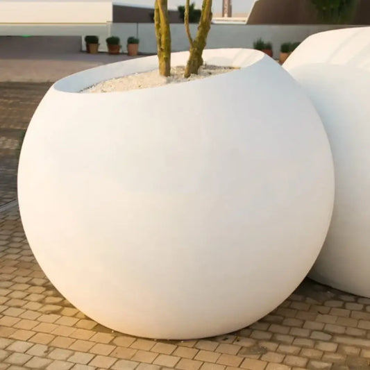 Grand pot de fleur béton