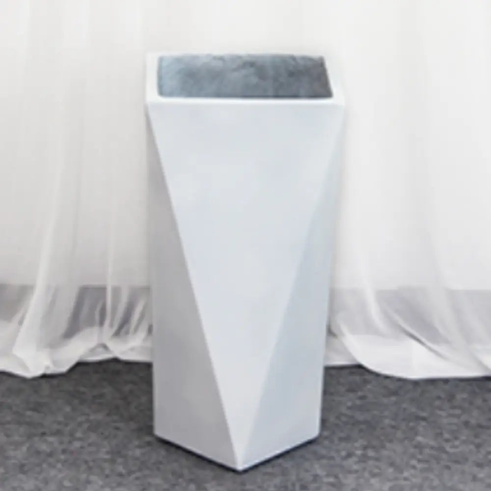 Grand pot de fleur de couleur - Blanc