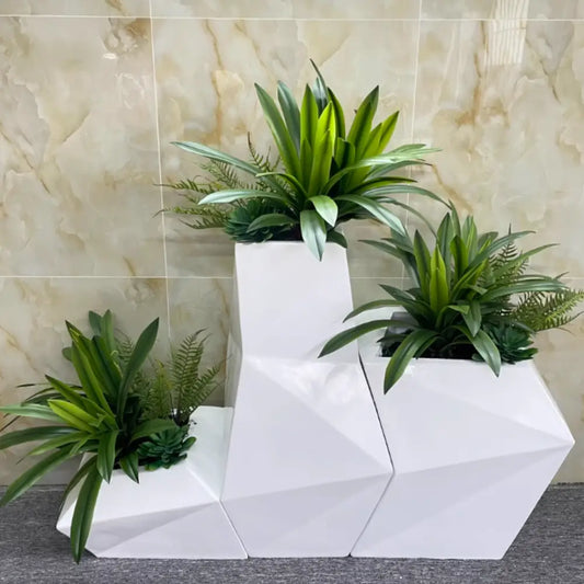 grand pot de fleur design extérieur