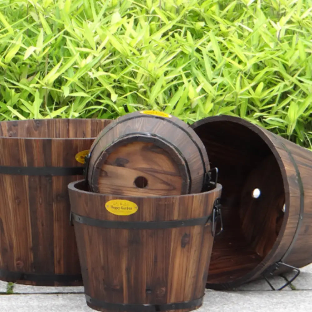 Grand pot de fleur en bois