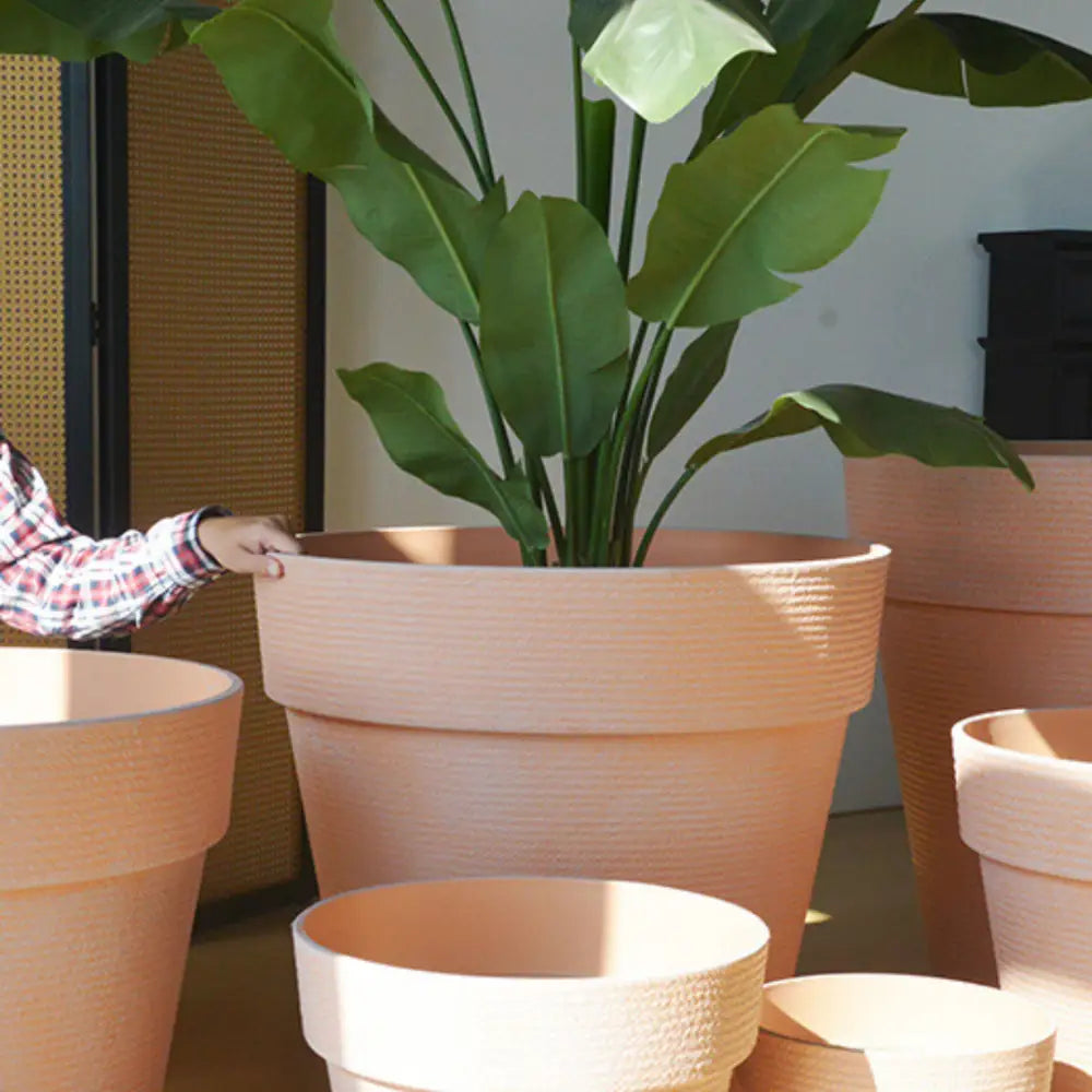 Grand pot de fleur extérieur plastique