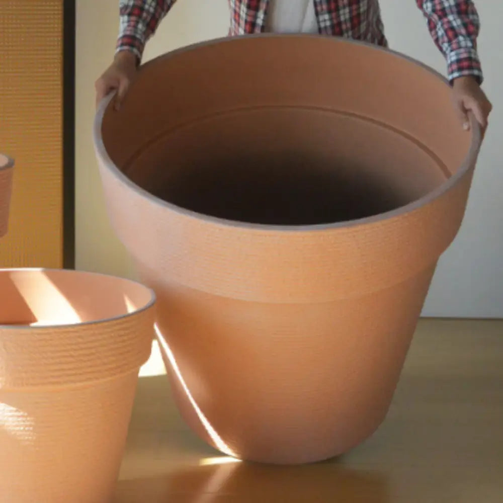 Grand pot de fleur extérieur plastique