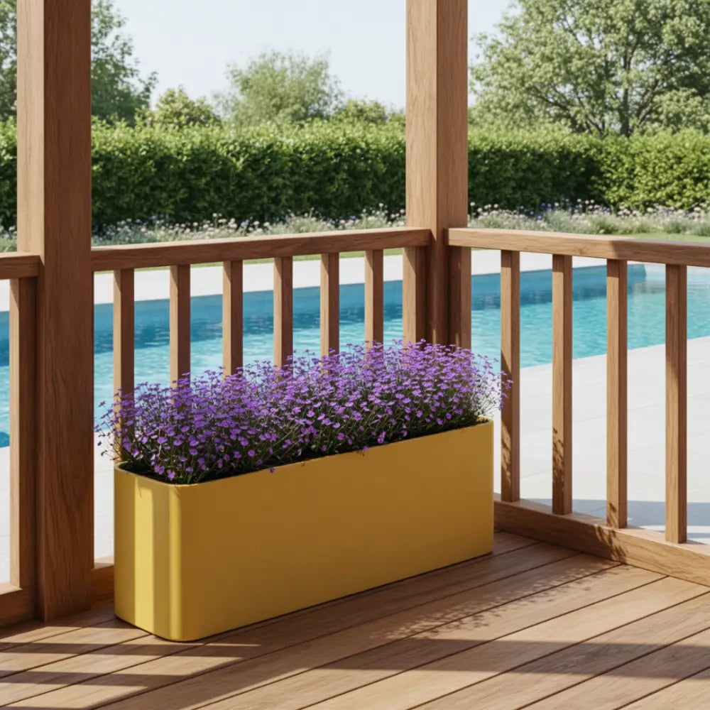Grand pot de fleur jaune