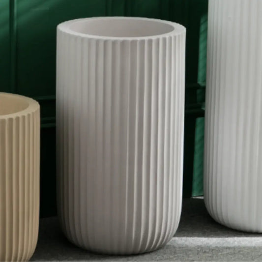 Grand pot de fleur noir