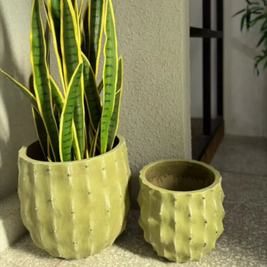 Grand pot de fleur vert