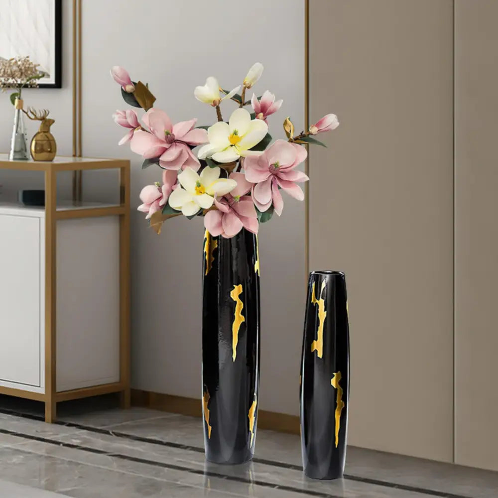 Grand vase noir pour sublimer votre décoration intérieure - DécoVase