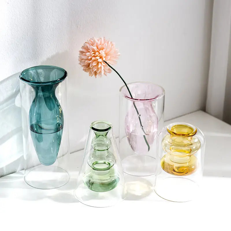 Petit vase en verre