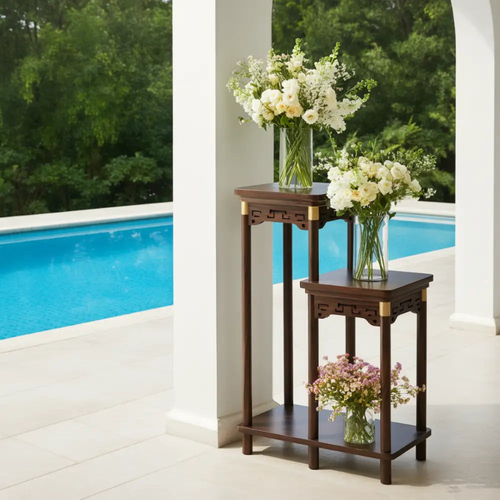 Porte plante ancien en bois sur pied