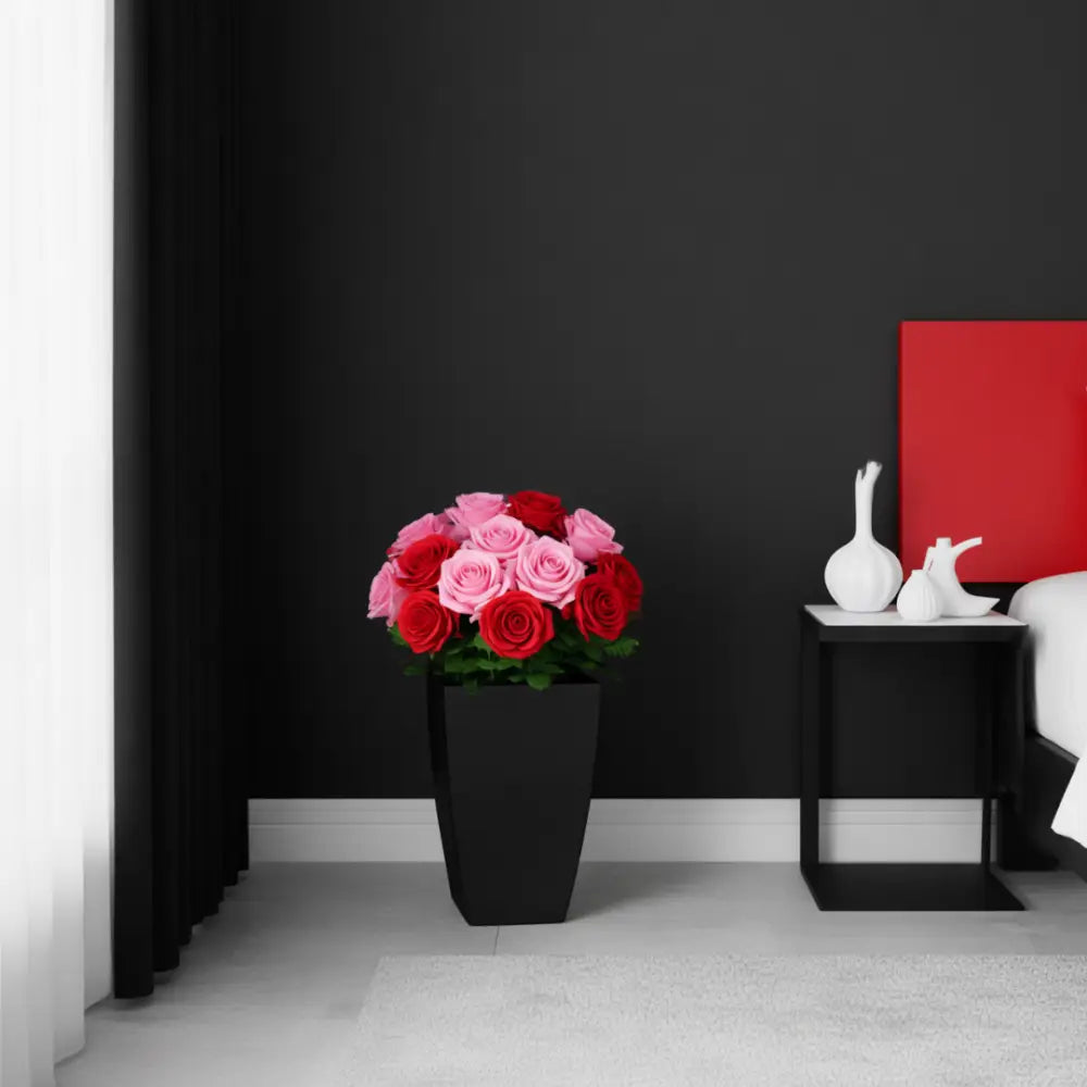 Pot de fleur en plastique noir