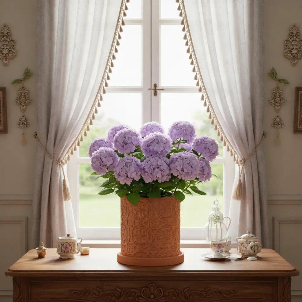 Pot de fleur en terre cuite décoré