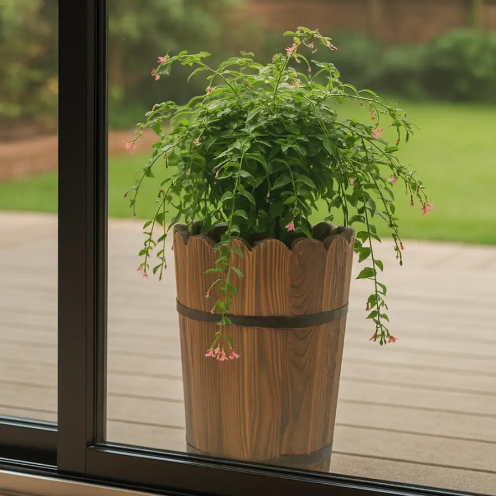 Pot de fleur haut en bois