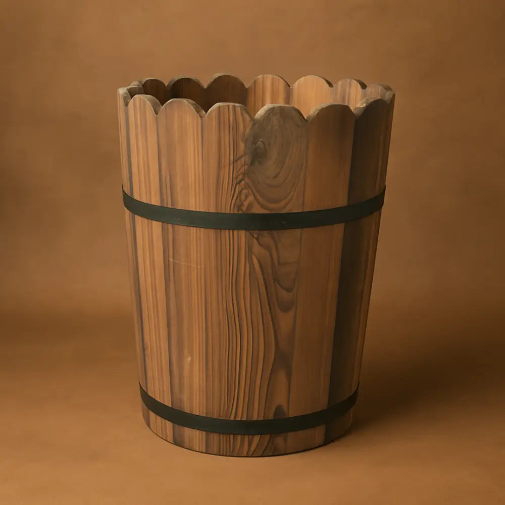 Pot de fleur haut en bois