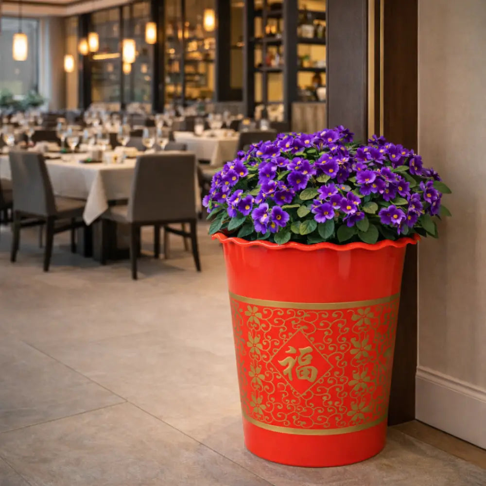 Pot de fleur plastique rouge