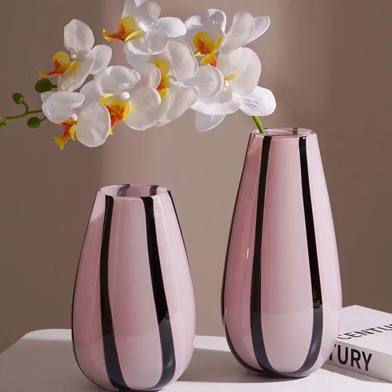 Vase blanc et noir