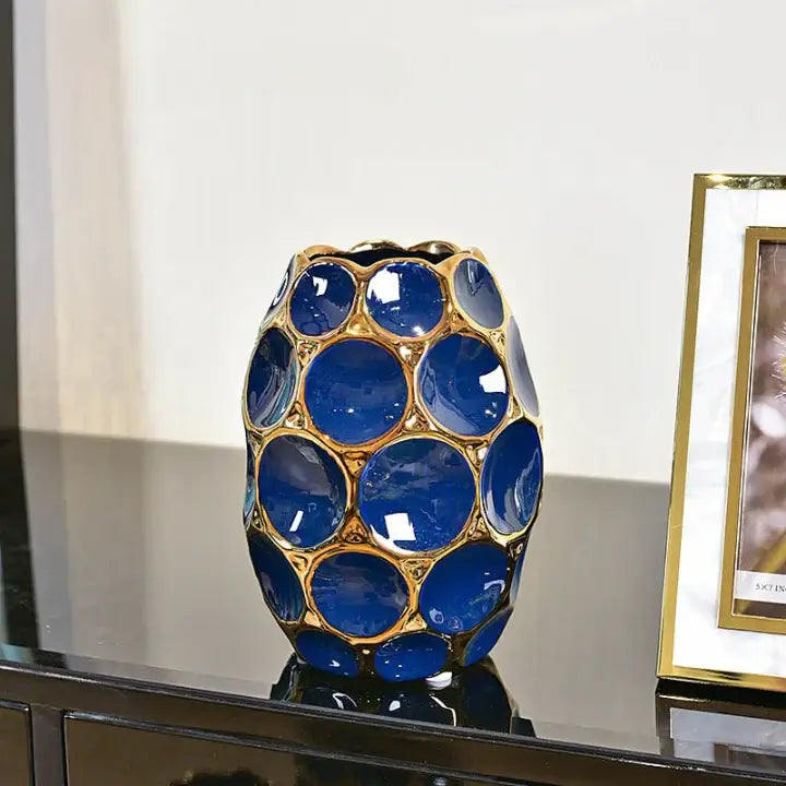 Vase bleu doré