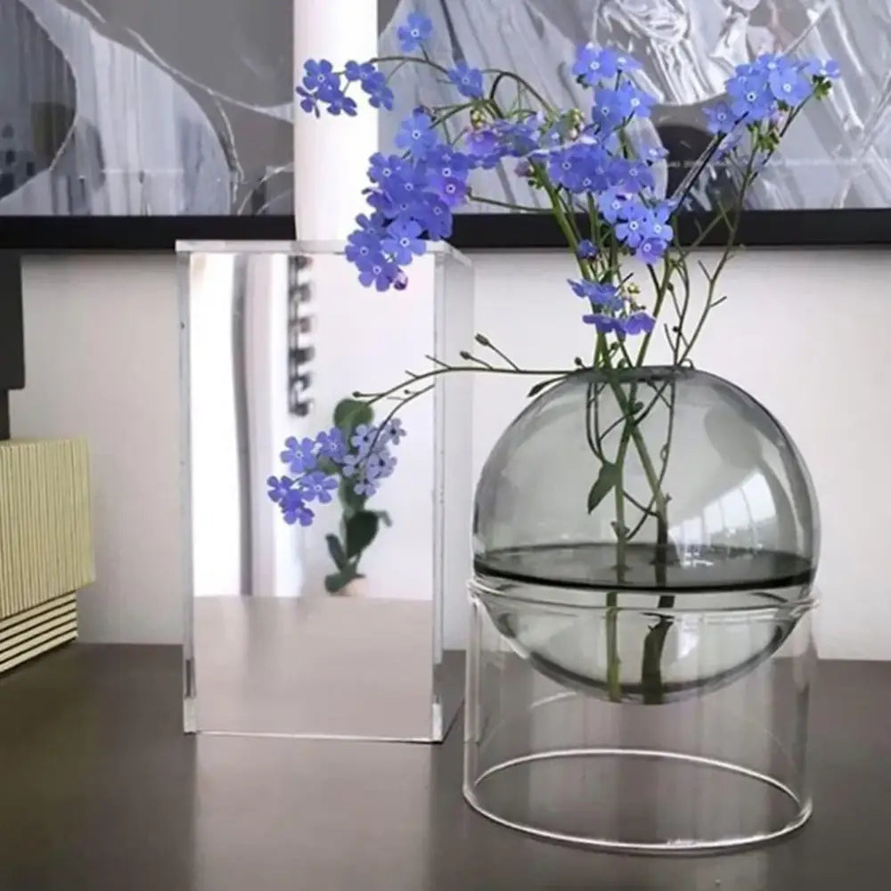 Vase boule en verre transparent