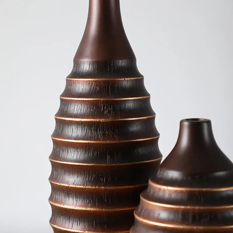 Vase en bois artisanal