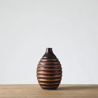 Vase en bois artisanal