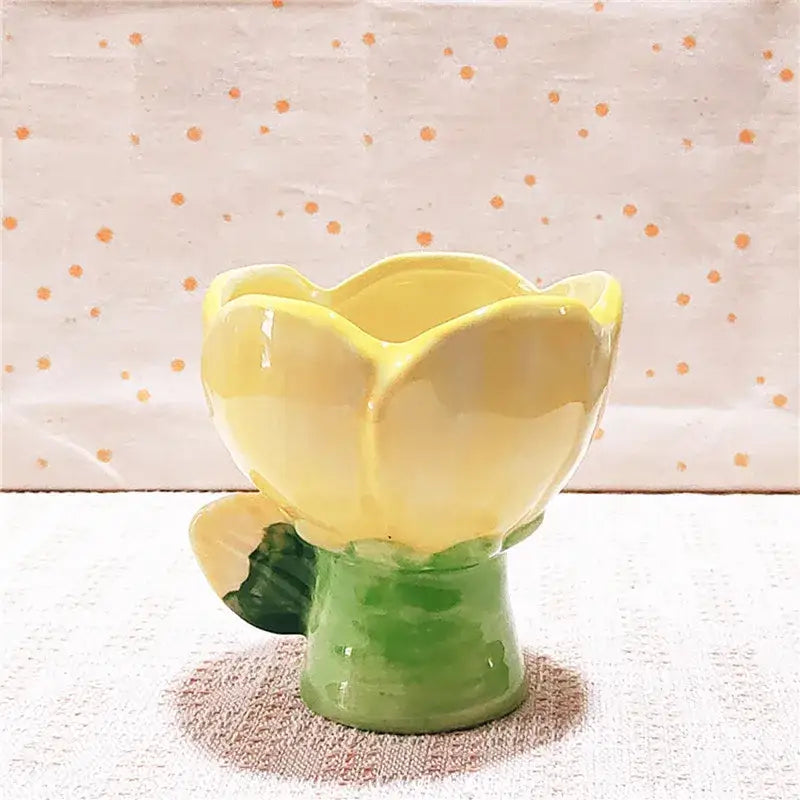 Vase en forme de fleur