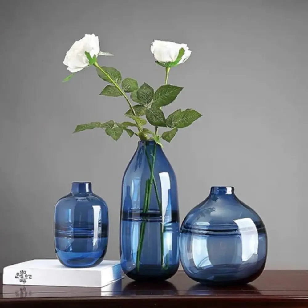 Vase en verre bleu