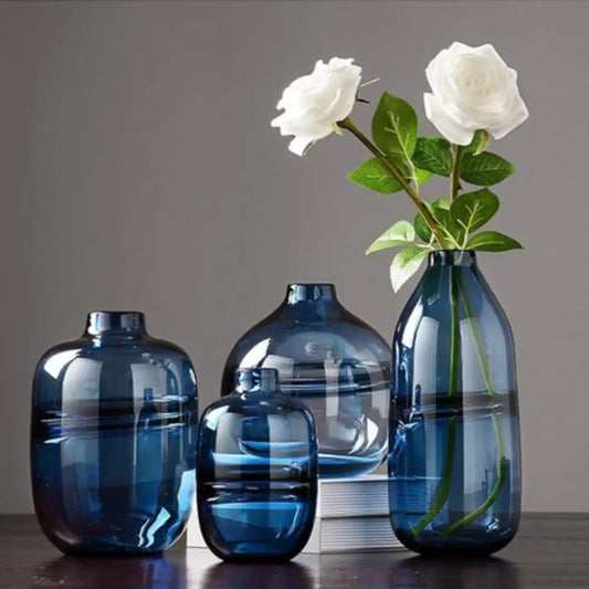 Vase en verre bleu