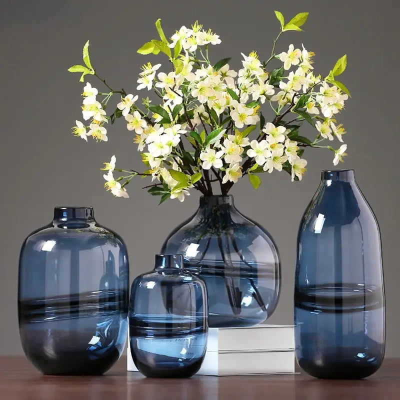 Vase en verre bleu