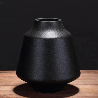 Vase noir mat