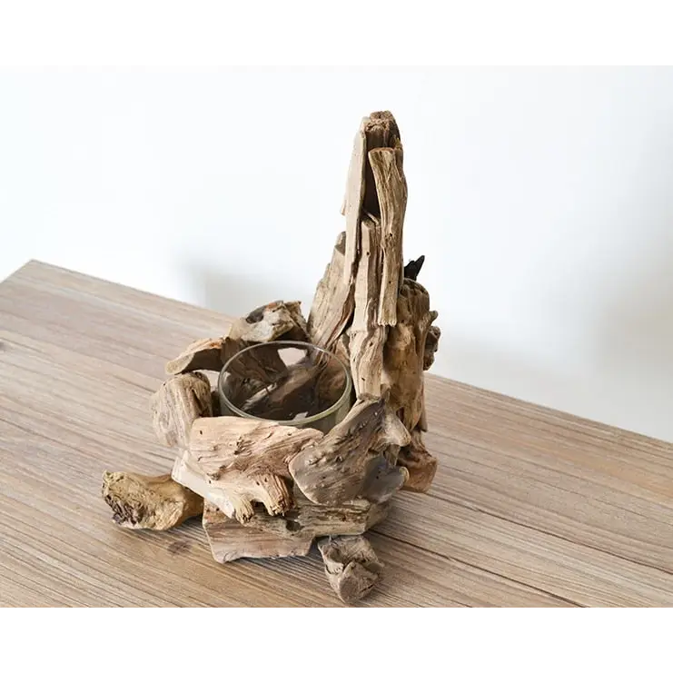 Vase sur bois