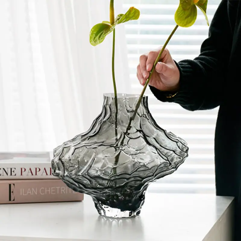 Vases en verre transparent